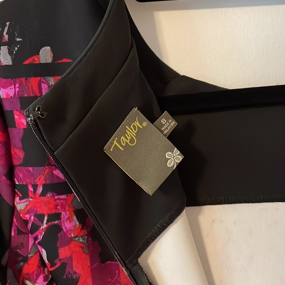 EUC graphic print sheath dress. Final markdown! - Picture 5 of 6